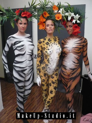 body painting milano Phillip Plein, fashion week 2011