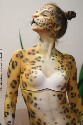 protesi in schiuma usata per il bodypainting (effetti speciali)