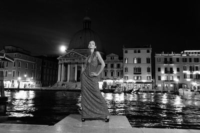 Dony in posa davanti a Canal Grande, Venezia