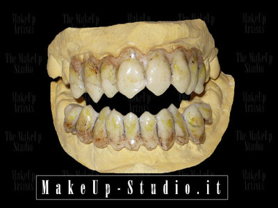Dentiere da Zombie, superiore ed inferiore